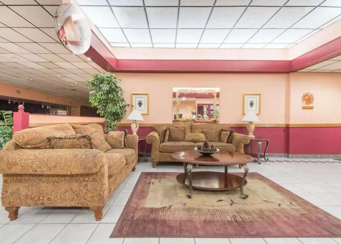 Castle Inn & Suites