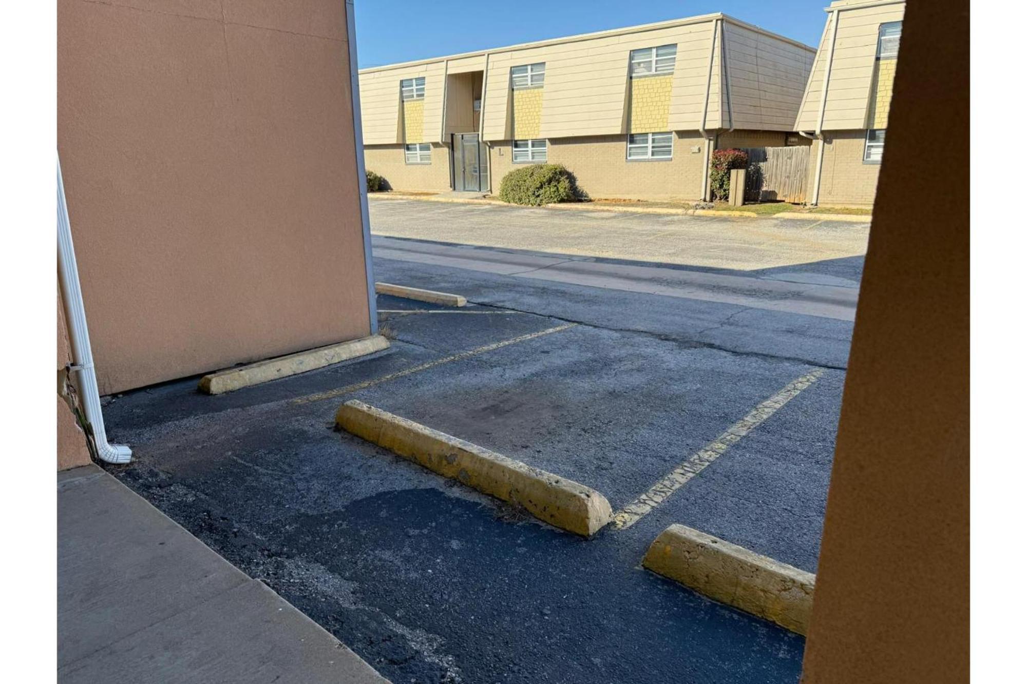 Castle & Motel Lawton