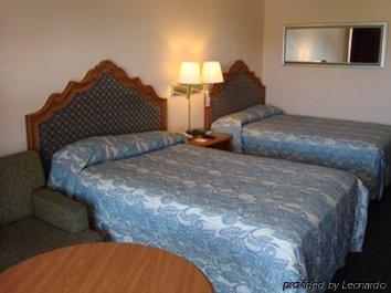Castle & By Oyo Motel 2*