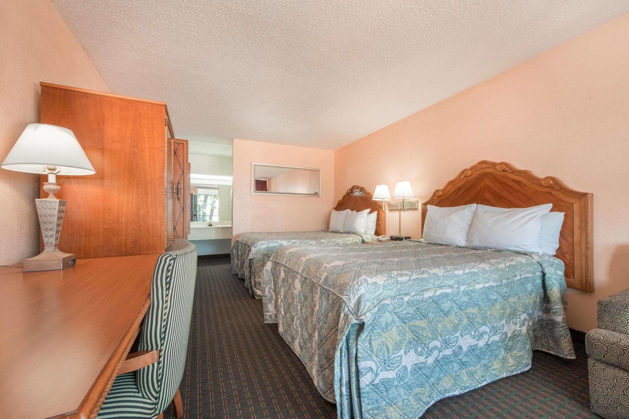 Motel Castle &
